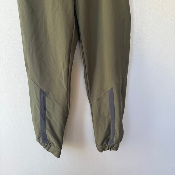 Gymshark Box Utility Jogger track pants in army green size S Womens - Picture 6 of 15